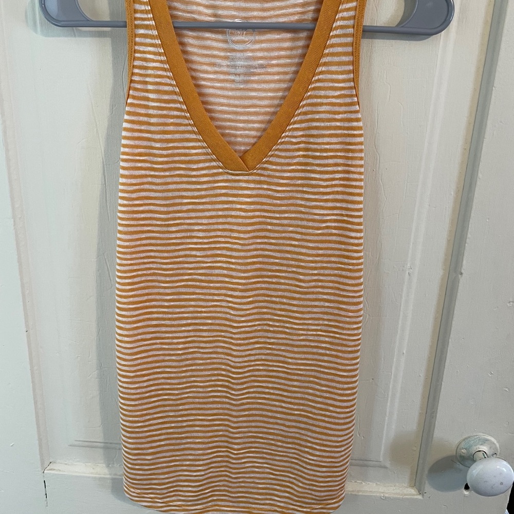 Yellow stripe tank